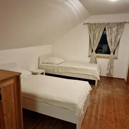 Haus Am Pledlberg In Bei Passau & Deggendorf & Oesterreich & Grenze Fuer Arbeit Freizeit Und * Winzer